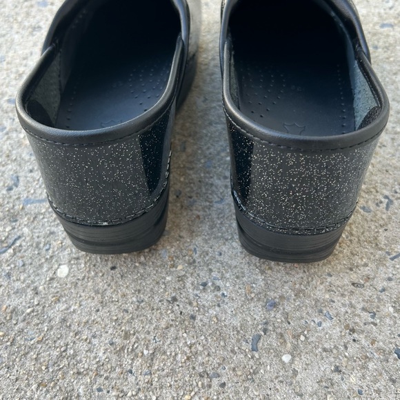 Dansko Women’s Professional Clogs Glitzy Patent Leather Style 706370202 Size 38 - Picture 8 of 12